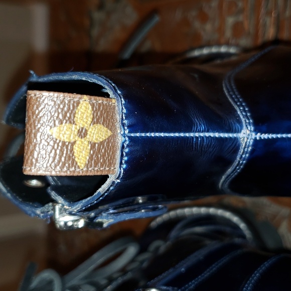 Louis Vuitton Chunky Heel Boots size 37 EUC...RARE FIND - Picture 3 of 10